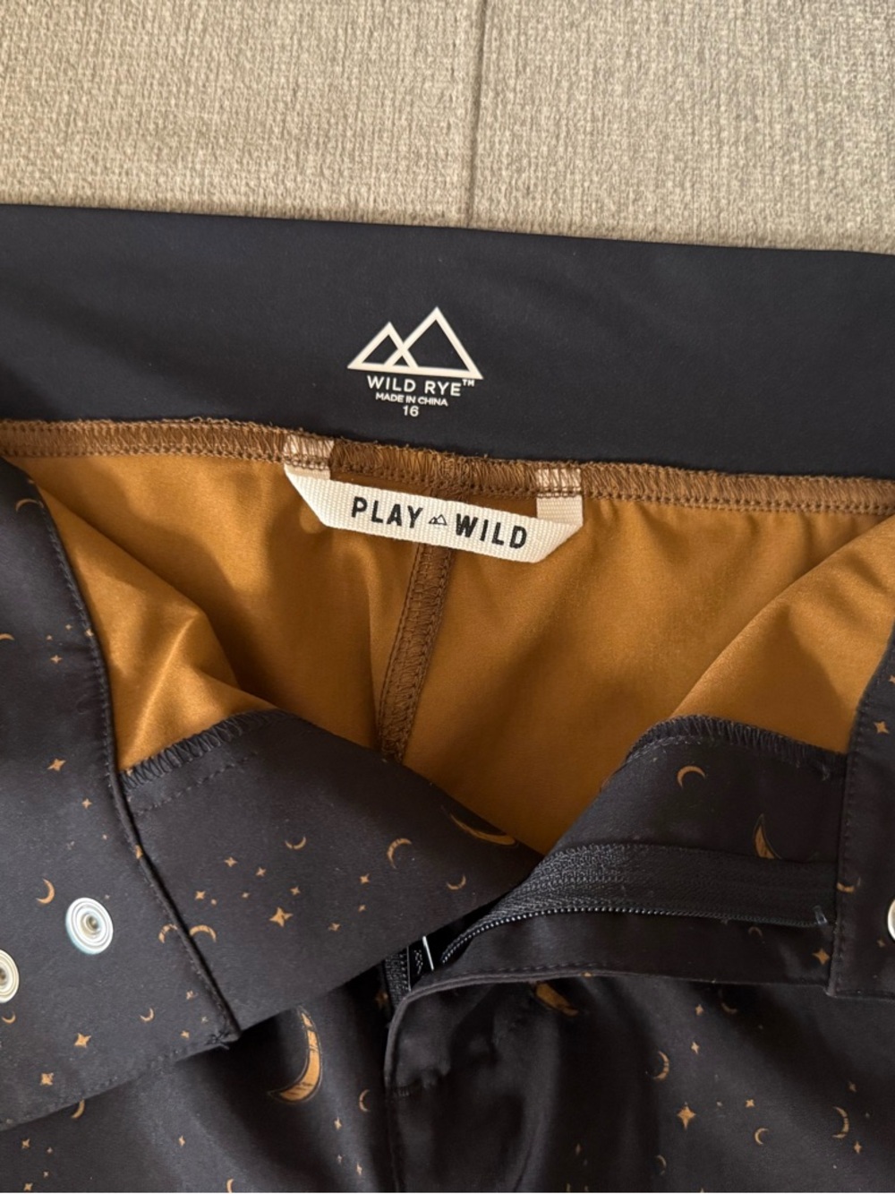 Wild Rye 6” Shorts - Picture 3 of 4